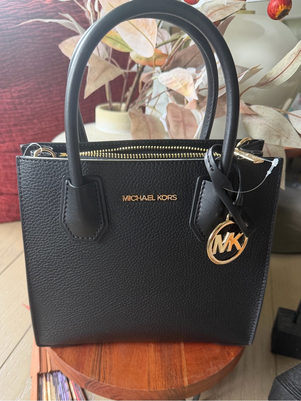 Michael Kors Mercer MD Messenger BLACK Leather / Gold Hardware NWT